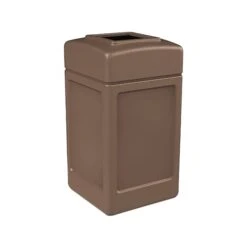 Commercial Zone PolyTec Polyethylene Trash Can With Lid, Nuthatch, 42 Gal. (732163)